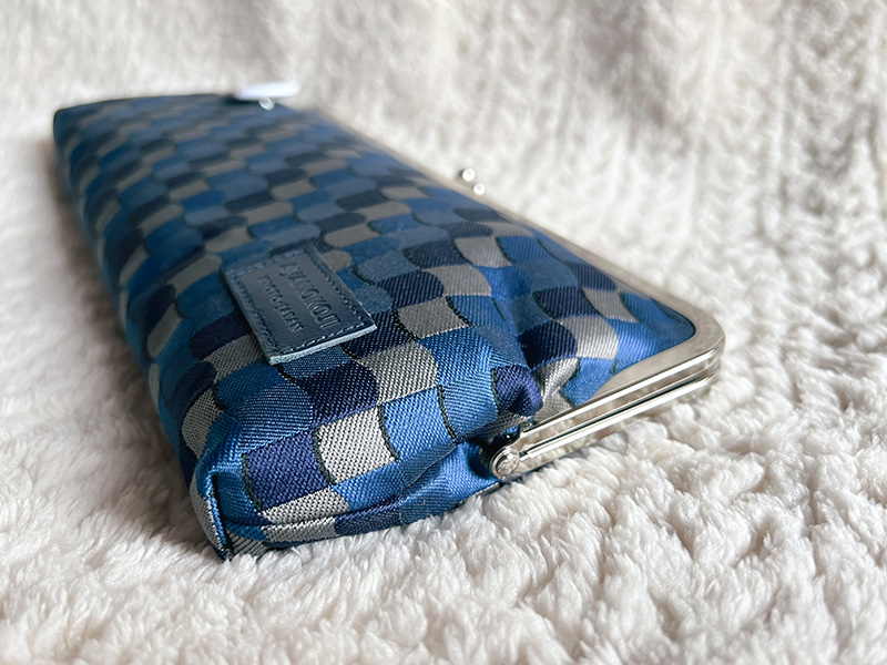 がま口のSwitchポーチ、厚み